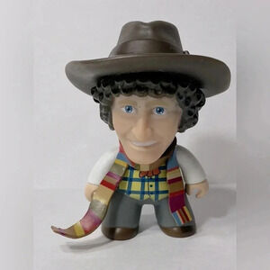 Doctor Who  - Titans Vinyl Figure - The 4th Doctor in Vest 🧣🤎